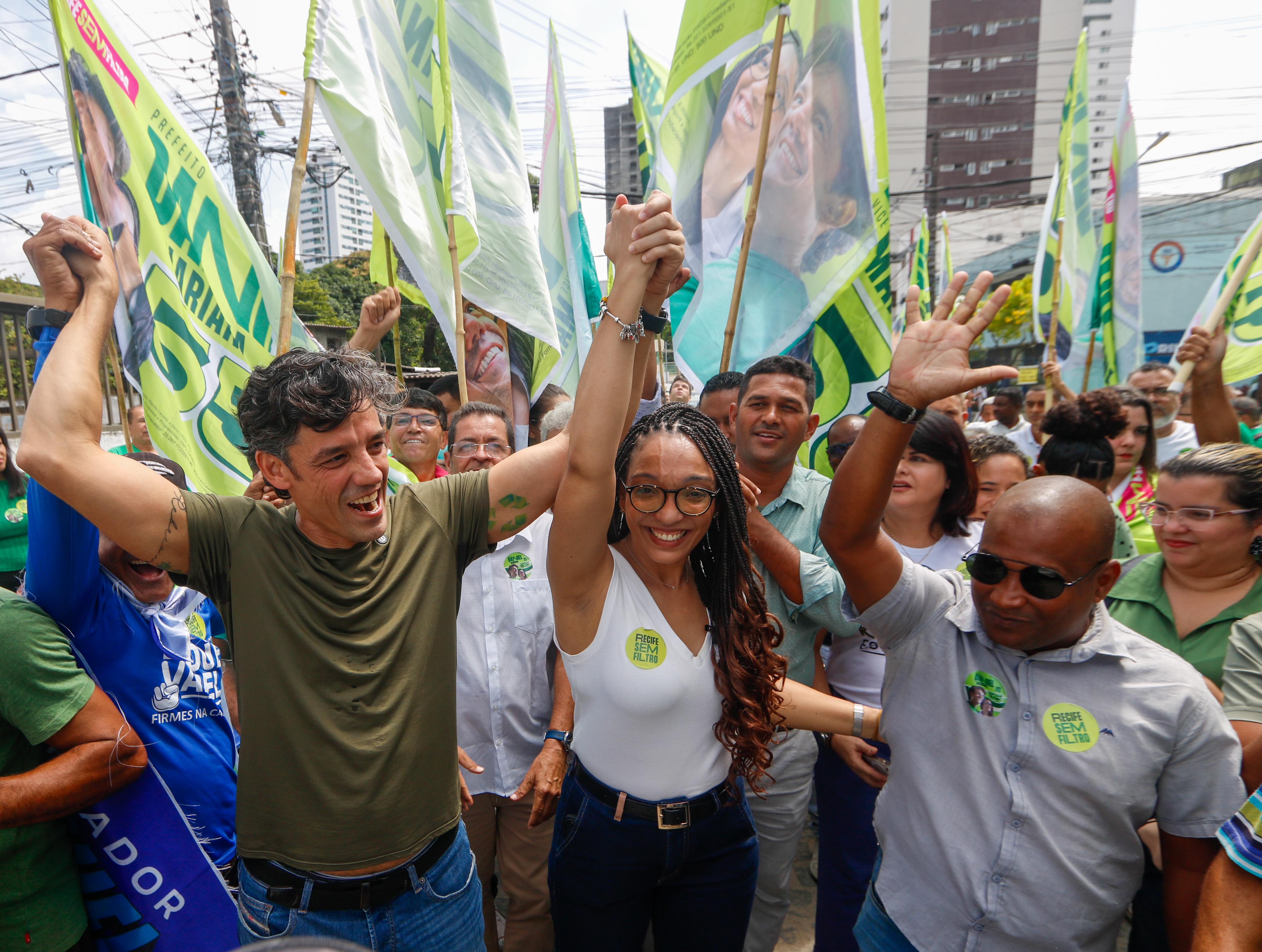 Daniel Coelho fez caminhada pela Zona Oeste/Foto: Marina Torres/DP Daniel Coelho fez caminhada pela Zona Oeste/Foto: Marina Torres/DP