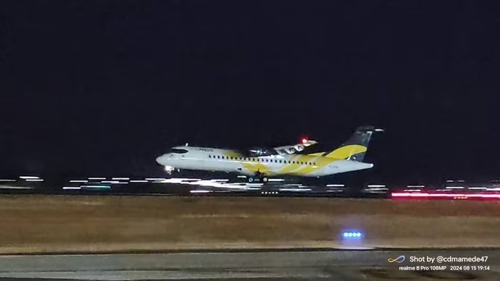 Avião precisou pousar na cidade de Uberlância (MG), após cerca de 1h20 de voo/Foto: Câmera de Monitoramento/Reprodução