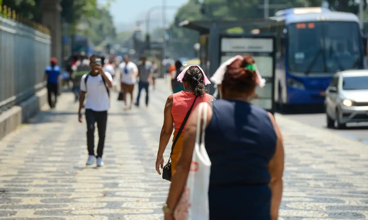 Temperatura poderá subir até 5º C no período de 2 a 3 dias/foto: Tomaz Silva/Agência Brasil