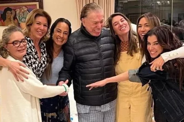 Um dos maiores nomes da história da TV brasileira, Silvio, morreu aos 93 anos, na madrugada deste sábado (17/8), após ser internado no Hospital Albert Einstein, em São Paulo/Foto: Reprodução/Instagram Um dos maiores nomes da história da TV brasileira, Silvio, morreu aos 93 anos, na madrugada deste sábado (17/8), após ser internado no Hospital Albert Einstein, em São Paulo/Foto: Reprodução/Instagram