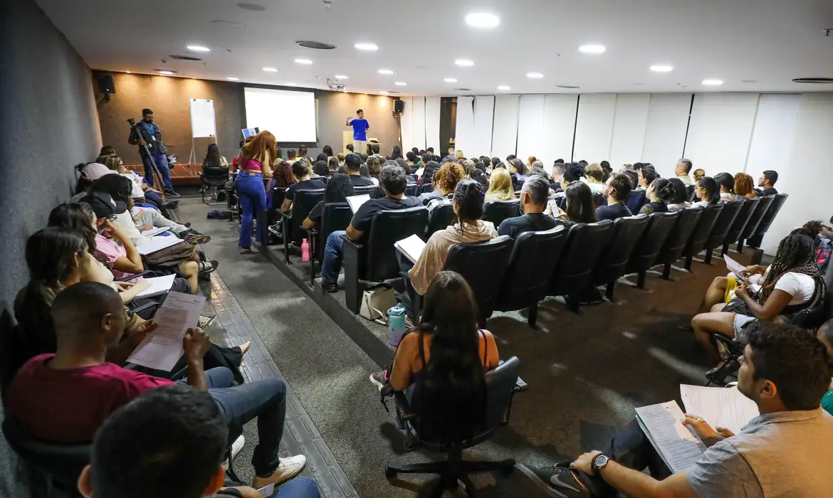 Para evitar transtornos para os candidatos no momento das provas, confira as orientações do Ministério da Gestão e da Inovação em Serviços Públicos (MGI) sobre o que pode levar e o que é proibido no dia da aplicação das provas/Foto: Joel Rodrigues/Agência Brasil Para evitar transtornos para os candidatos no momento das provas, confira as orientações do Ministério da Gestão e da Inovação em Serviços Públicos (MGI) sobre o que pode levar e o que é proibido no dia da aplicação das provas/Foto: Joel Rodrigues/Agência Brasil