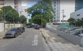 Rua Edson Alvares, em casa Forte, terá trecho interditado perto da praça/Foto: Arquivo Rua Edson Alvares, em casa Forte, terá trecho interditado perto da praça/Foto: Arquivo
