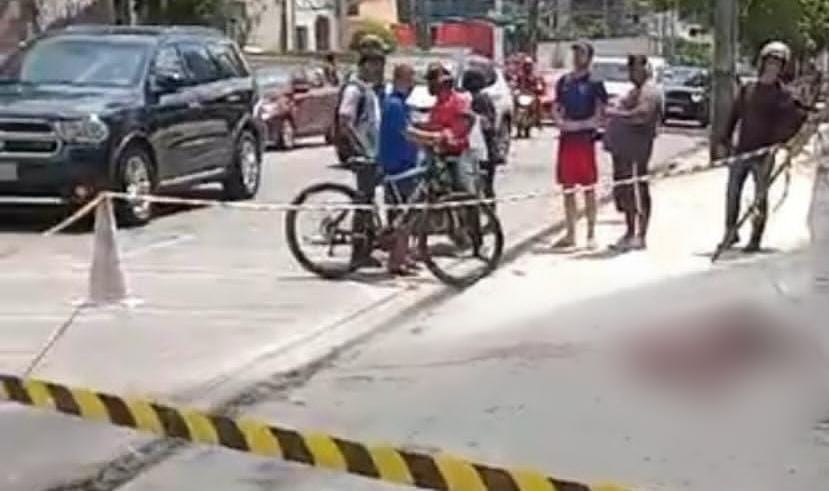 A ação criminosa foi vista por pessoas que passavam pelo local, que acionaram a Polícia Militar e Polícia Civil/Foto: Reprodução/Instagram A ação criminosa foi vista por pessoas que passavam pelo local, que acionaram a Polícia Militar e Polícia Civil/Foto: Reprodução/Instagram