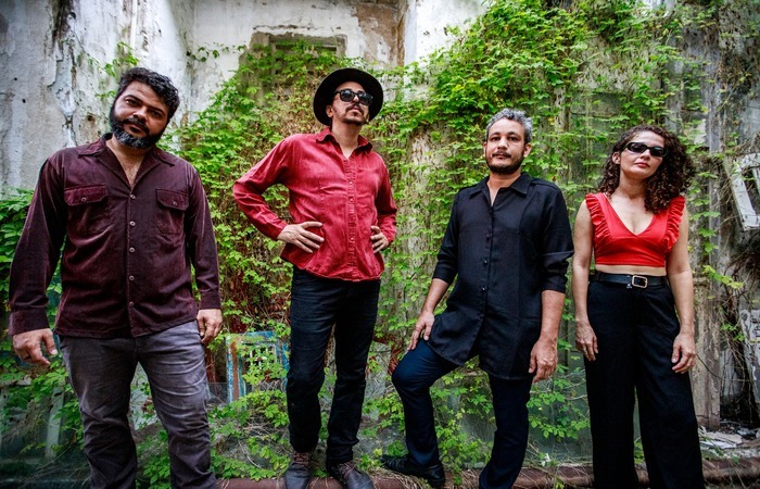 Banda Corações Selvagens faz a abertura do show