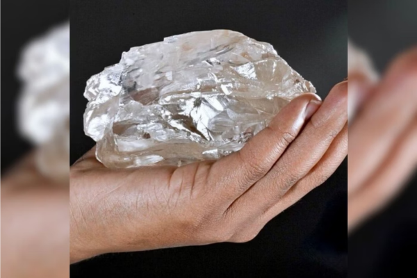 Segundo maior diamante do mundo/Crédito: Reprodução Segundo maior diamante do mundo/Crédito: Reprodução