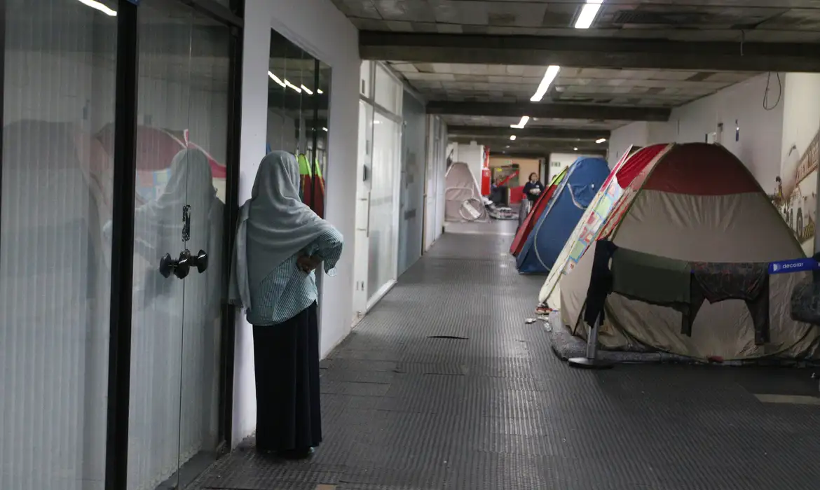 As regras se aplicam apenas aos viajantes estrangeiros provenientes de países de cujos cidadãos o Brasil exige visto de entrada/foto: Rovena Rosa/Agência Brasil As regras se aplicam apenas aos viajantes estrangeiros provenientes de países de cujos cidadãos o Brasil exige visto de entrada/foto: Rovena Rosa/Agência Brasil