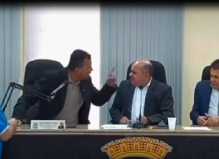 Daniel e Beto discutiram em sessão da câmara/Foto: Reprodução/Redes Sociais