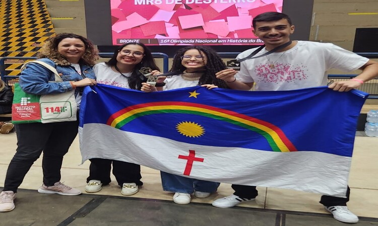 A equipe Pernambuqueiros, formada pelos estudantes do 1º período de Segurança do Trabalho do IFPE Campus Recife, conquistaram medalha de bronze na final da 16ª Olimpíada Nacional em História do Brasil/Foto: Divulgação/IFPE A equipe Pernambuqueiros, formada pelos estudantes do 1º período de Segurança do Trabalho do IFPE Campus Recife, conquistaram medalha de bronze na final da 16ª Olimpíada Nacional em História do Brasil/Foto: Divulgação/IFPE