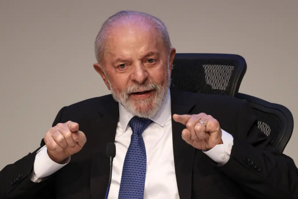 ''Esse cara tem que aceitar as regras desse país. E se esse país tomou uma decisão através da Suprema Corte, ele tem que acatar. Se vale para mim, vale para ele'', disse Lula/Crédito: EBC