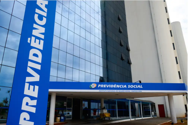 O presidente do INSS, Alessandro Stefanutto, espera a normalização dos serviços o mais rápido possível/Crédito: Agência Brasil O presidente do INSS, Alessandro Stefanutto, espera a normalização dos serviços o mais rápido possível/Crédito: Agência Brasil