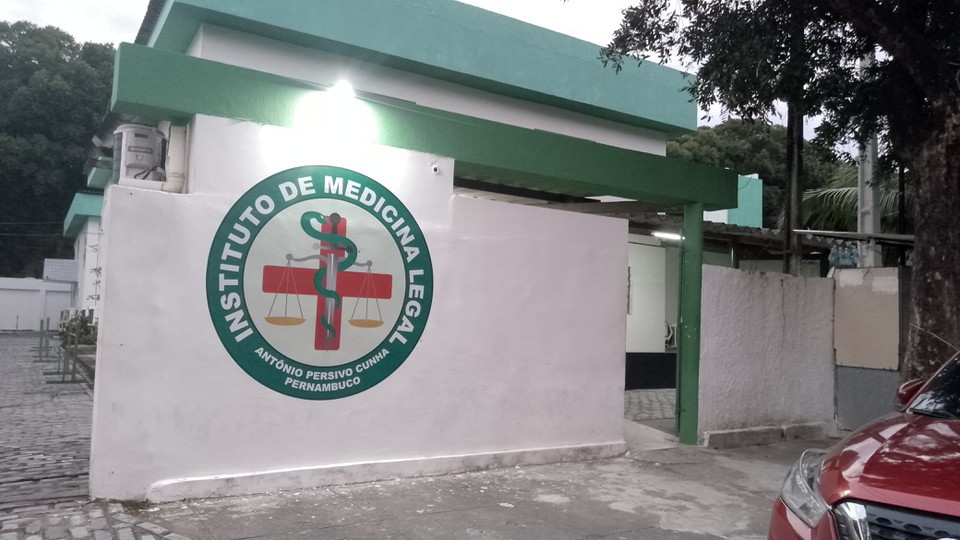 O corpo da vítima foi encaminhado ao Instituto de Medicina Legal (IML), no bairro de Santo Amaro, na área Central do Recife/Foto: Wilson Maranhão/Arquivo DP O corpo da vítima foi encaminhado ao Instituto de Medicina Legal (IML), no bairro de Santo Amaro, na área Central do Recife/Foto: Wilson Maranhão/Arquivo DP