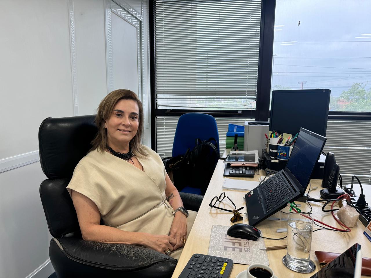 Além de juíza da Fernando de Noronha, Fernanda Moura é, desde 2007, titular do 1º Tribunal do Júri da Capital/Foto: Divulgação Além de juíza da Fernando de Noronha, Fernanda Moura é, desde 2007, titular do 1º Tribunal do Júri da Capital/Foto: Divulgação