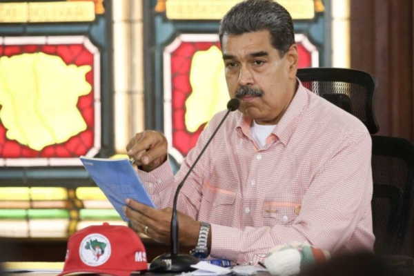 Cerco à embaixada argentina, iniciado na sexta-feira, foi encerrado e a energia foi restabelecida/Crédito: Presidência da Venezuela/AFP Cerco à embaixada argentina, iniciado na sexta-feira, foi encerrado e a energia foi restabelecida/Crédito: Presidência da Venezuela/AFP