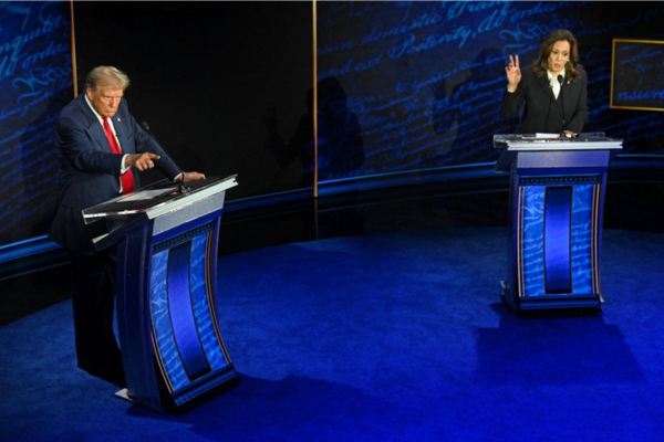 O ex-presidente dos EUA e candidato presidencial republicano Donald Trump fala durante um debate presidencial com a vice-presidente dos EUA e candidata presidencial democrata Kamala Harris/Crédito: SAUL LOEB / AFP O ex-presidente dos EUA e candidato presidencial republicano Donald Trump fala durante um debate presidencial com a vice-presidente dos EUA e candidata presidencial democrata Kamala Harris/Crédito: SAUL LOEB / AFP