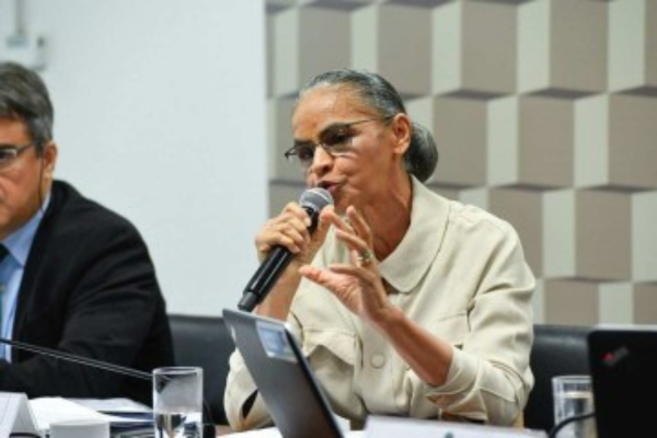 ''Antigamente, você tinha incêndio que passava da %u2018borda%u2019 para a floresta em 11%, este ano, é algo em torno de 32%'', alertou Marina/Crédito: Roque de Sá/Agência Senado