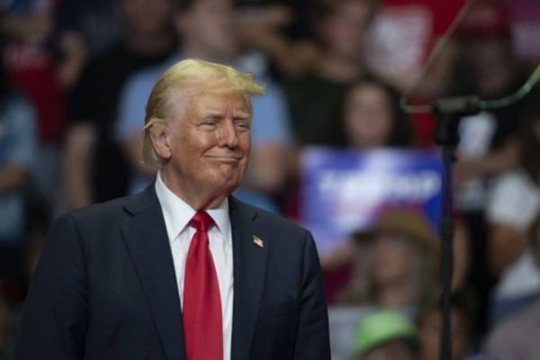 Donald Trump: ''Kamala deve se concentrar no que deveria ter feito nos últimos quatro anos. Não haverá um terceiro debate''/Crédito: Fotos: Bill Pugliano/Getty Images/AFP - Saul Loeb/AFP Donald Trump: ''Kamala deve se concentrar no que deveria ter feito nos últimos quatro anos. Não haverá um terceiro debate''/Crédito: Fotos: Bill Pugliano/Getty Images/AFP - Saul Loeb/AFP