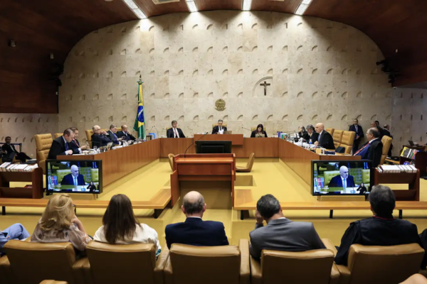 O julgamento foi finalizado com a maioria de votos pela prisão imediata/Crédito: Agência Brasil O julgamento foi finalizado com a maioria de votos pela prisão imediata/Crédito: Agência Brasil
