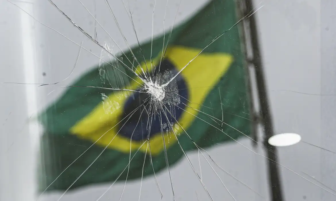 Marcos concorre a um cargo de vereador na cidade de Céu Azul, Paraná. Ele foi preso pela PF nesta tarde em Cascavel, no mesmo estado. - (crédito: EBC)/