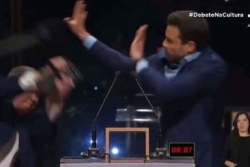 /Datena dá 'cadeirada' em Pablo Marçal durante debate na TV Cultura - (crédito: Reprodução/TV Cultura) /Datena dá 'cadeirada' em Pablo Marçal durante debate na TV Cultura - (crédito: Reprodução/TV Cultura)