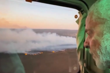 O presidente Lula sobrevoou o Parque Nacional de Brasília no final da tarde. O local enfrenta um incêndio florestal de grandes proporções, iniciado na manhã deste domingo (15/9)/Reprodução O presidente Lula sobrevoou o Parque Nacional de Brasília no final da tarde. O local enfrenta um incêndio florestal de grandes proporções, iniciado na manhã deste domingo (15/9)/Reprodução