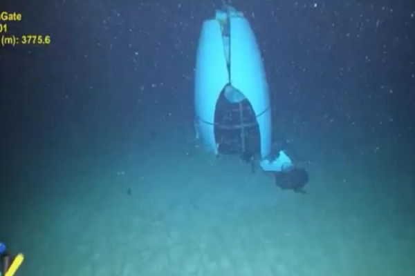 Cauda do submarino Titan foi encontrada parcialmente preservada após implosão/Crédito: Reprodução/Pelagic Research Services/Guarda Costeira dos EUA Cauda do submarino Titan foi encontrada parcialmente preservada após implosão/Crédito: Reprodução/Pelagic Research Services/Guarda Costeira dos EUA