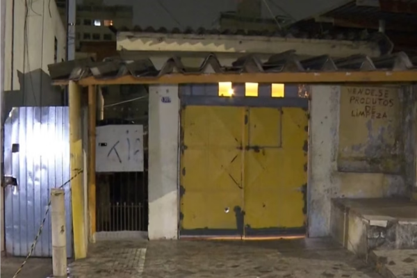 Casa de 5 anos onde criança foi atingida por bala perdida em Guarulhos/Créditos: Reprodução / TV Globo Casa de 5 anos onde criança foi atingida por bala perdida em Guarulhos/Créditos: Reprodução / TV Globo