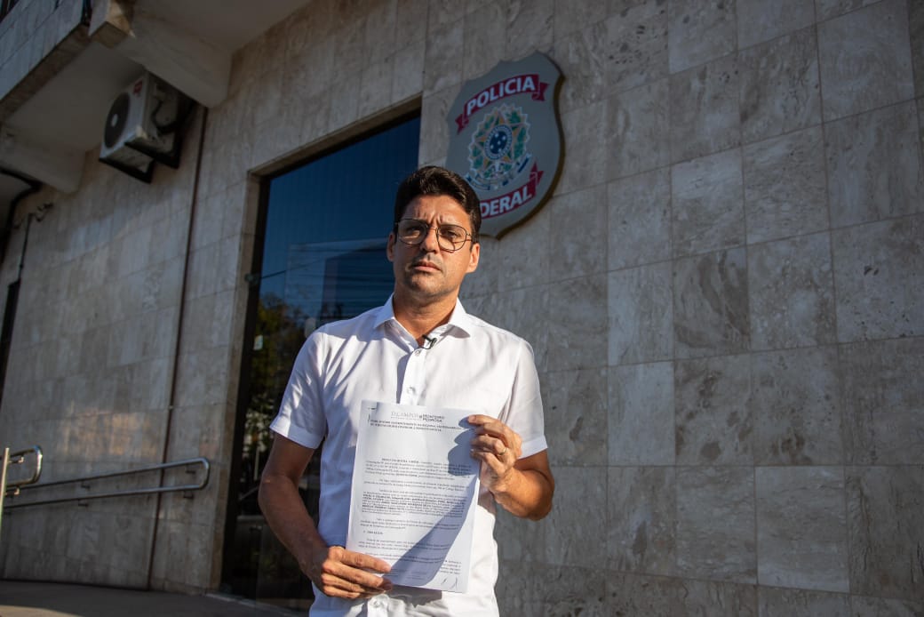 O candidato Diego Cabral (Republicanos) foi à Polícia Federal na tarde desta sexta-feira (20)/Foto: Carol Bezerra O candidato Diego Cabral (Republicanos) foi à Polícia Federal na tarde desta sexta-feira (20)/Foto: Carol Bezerra