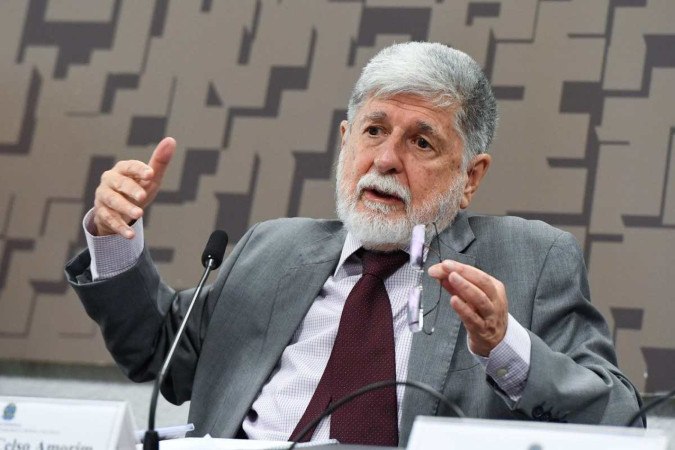 "Acho uma coisa tremendamente revoltante, vamos dizer. E perigosa, porque ali o risco de uma guerra total... Veja bem, estamos falando de um lugar que tem muitos brasileiros", disse Amorim/foto: Roque de Sá/Agência Senado "Acho uma coisa tremendamente revoltante, vamos dizer. E perigosa, porque ali o risco de uma guerra total... Veja bem, estamos falando de um lugar que tem muitos brasileiros", disse Amorim/foto: Roque de Sá/Agência Senado