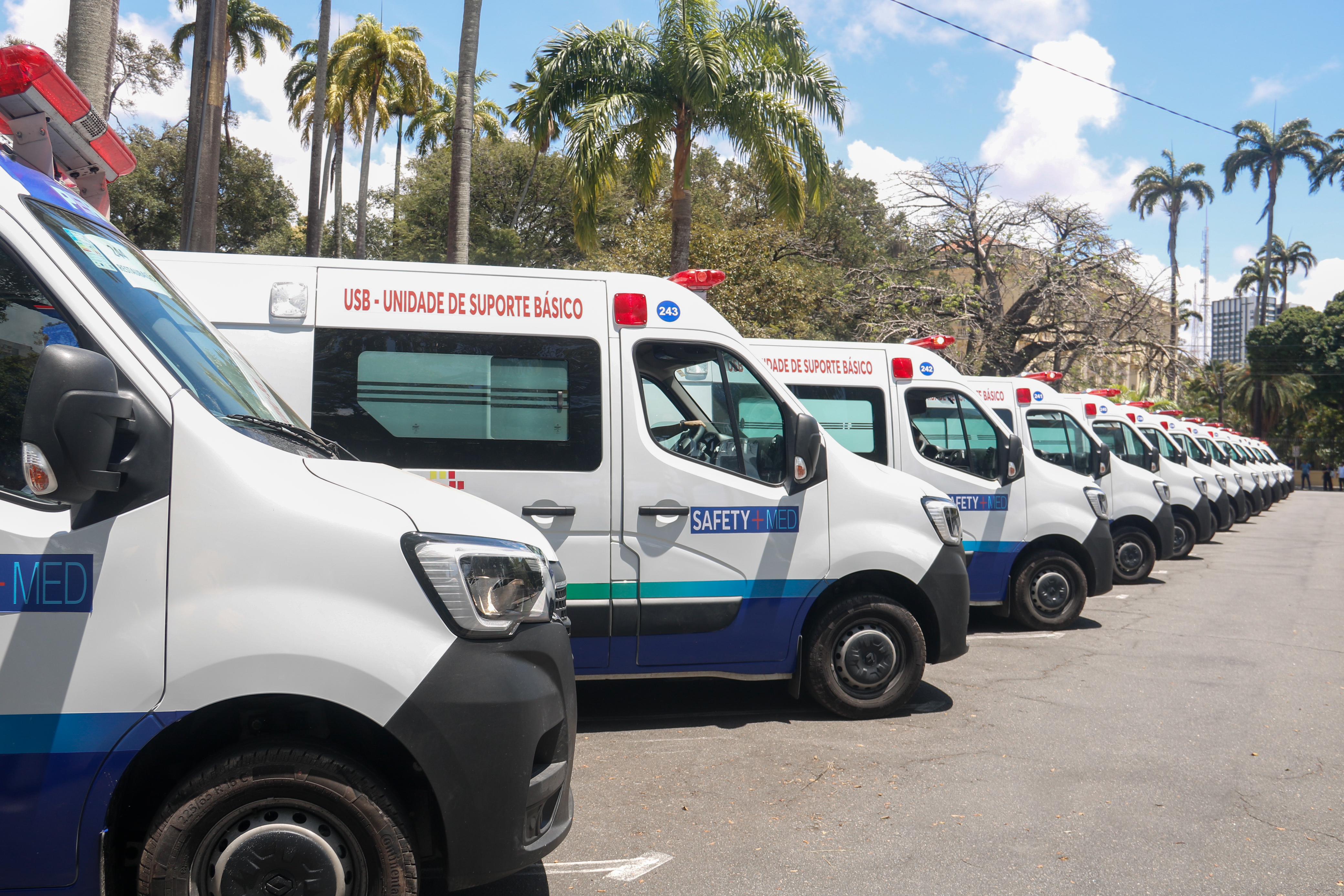 Ambulâncias foram entregues para hospitais/Foto: Marina Torres/DP