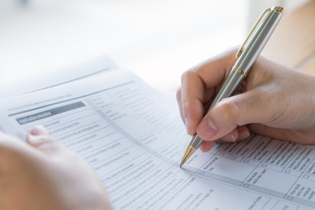 Há vagas para cargos de nível fundamental, médio, técnico e superior, com salários que variam de R$ 1.518,72 a R$ 2.819,57/Foto: Freepik Há vagas para cargos de nível fundamental, médio, técnico e superior, com salários que variam de R$ 1.518,72 a R$ 2.819,57/Foto: Freepik