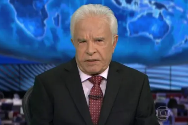 Cid Moreira apresentando o Jornal Nacional/Crédito: Reprodução / TV Globo Cid Moreira apresentando o Jornal Nacional/Crédito: Reprodução / TV Globo