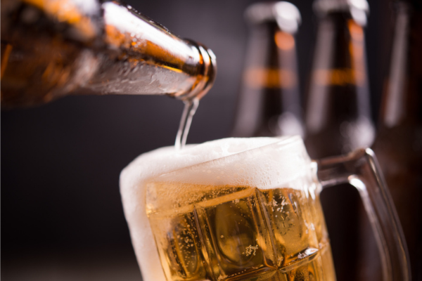 A proibição da venda de bebidas alcoólicas durante as eleições é decidida localmente/Crédito: Freepik A proibição da venda de bebidas alcoólicas durante as eleições é decidida localmente/Crédito: Freepik
