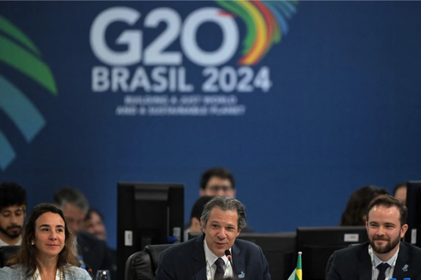 O Brasil pretende e estima captar inicialmente 25 bilhões de dólares/Crédito: Nelson Almeida / AFP O Brasil pretende e estima captar inicialmente 25 bilhões de dólares/Crédito: Nelson Almeida / AFP