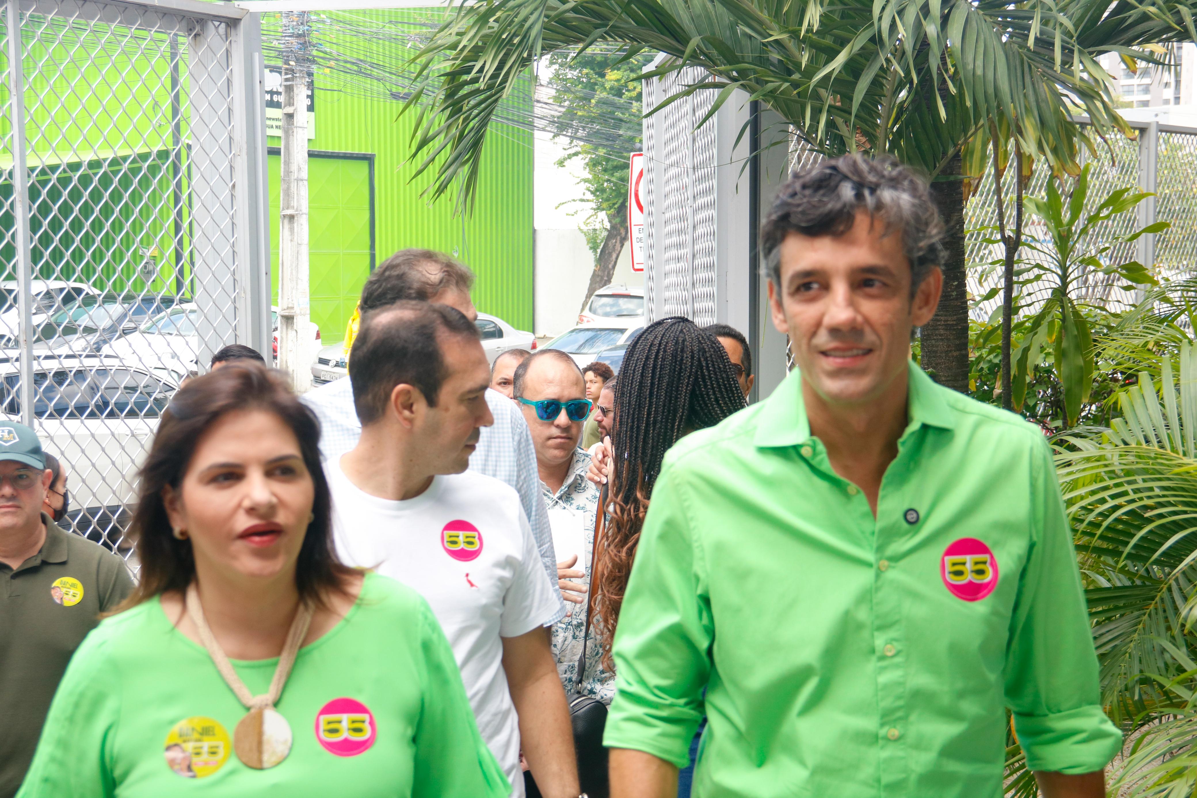 Daniel Coelho votou com Priscila Krause/Foto: Marina Torres/DP Daniel Coelho votou com Priscila Krause/Foto: Marina Torres/DP