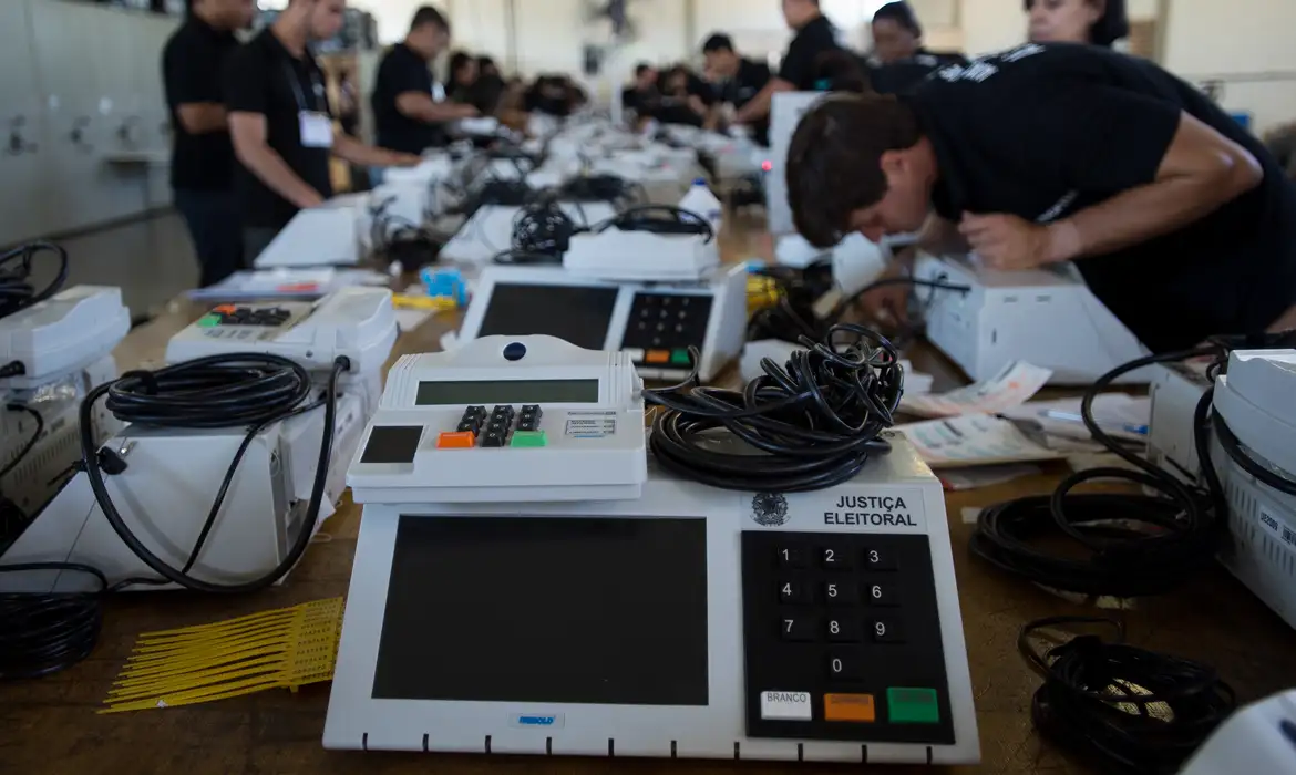 O diretor geral do TRE-PE, Orson Lemos falou que o processo está acontecendo dentro da normalidade, e sem registros de ocorrências, segundo Orson Lemos/Foto: Marcelo Camargo/Agência Brasil
