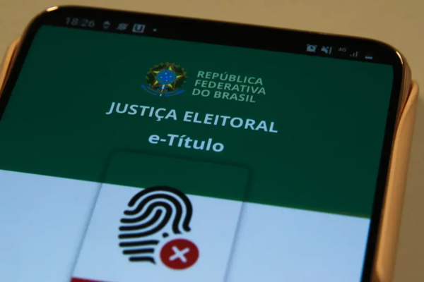 O cidadão pode fazer sua justificativa de ausência por meio do aplicativo e-Título da Justiça Eleitoral/Crédito: Agência Brasil O cidadão pode fazer sua justificativa de ausência por meio do aplicativo e-Título da Justiça Eleitoral/Crédito: Agência Brasil