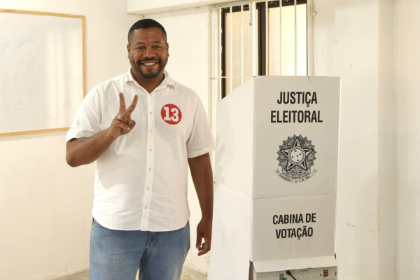 Vinicius Castello, candidato à prefeitura de Olinda pelo Partido dos Trabalhadores (PT)/Crédito: Charles Johnson/Frente Popular de Olinda Vinicius Castello, candidato à prefeitura de Olinda pelo Partido dos Trabalhadores (PT)/Crédito: Charles Johnson/Frente Popular de Olinda