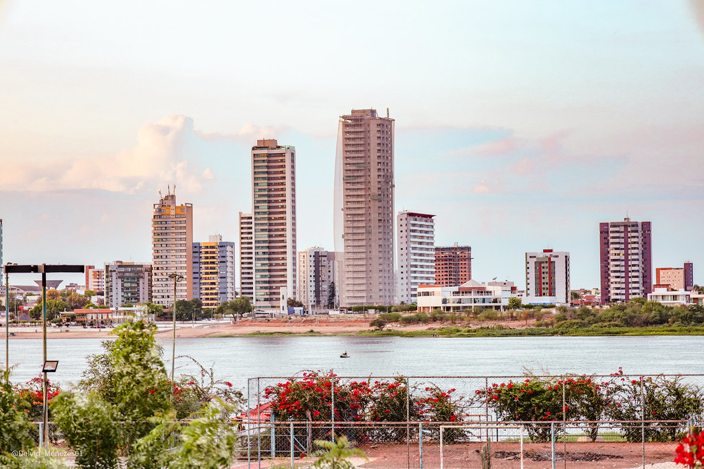 A orientação é tomar bastante líquido e evitar a prática de atividades físicas e exposição ao sol nas horas mais quentes do dia, entre 10h e 15h/Foto: Deivid Menezes
