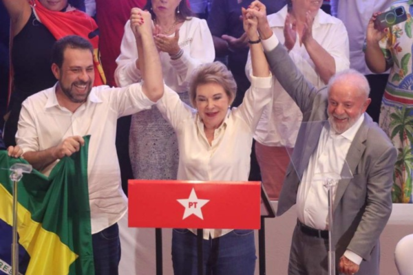 ''Nós temos que rediscutir o papel do PT na disputa das eleições para as prefeituras'', disse Lula. Partido aumento as prefeituras, mas está longe ainda do patamar de 2012/Crédito: ALEX SILVA/Estadão Conteúdo