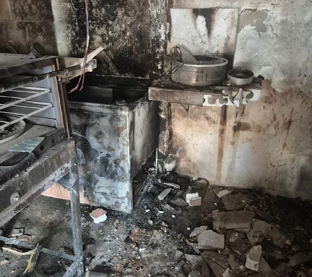 No momento da explosão, três pessoas estavam trabalhando na cozinha do estabelecimento. Apesar do susto, ninguém ficou ferido/Foto: Reprodução/Instagram