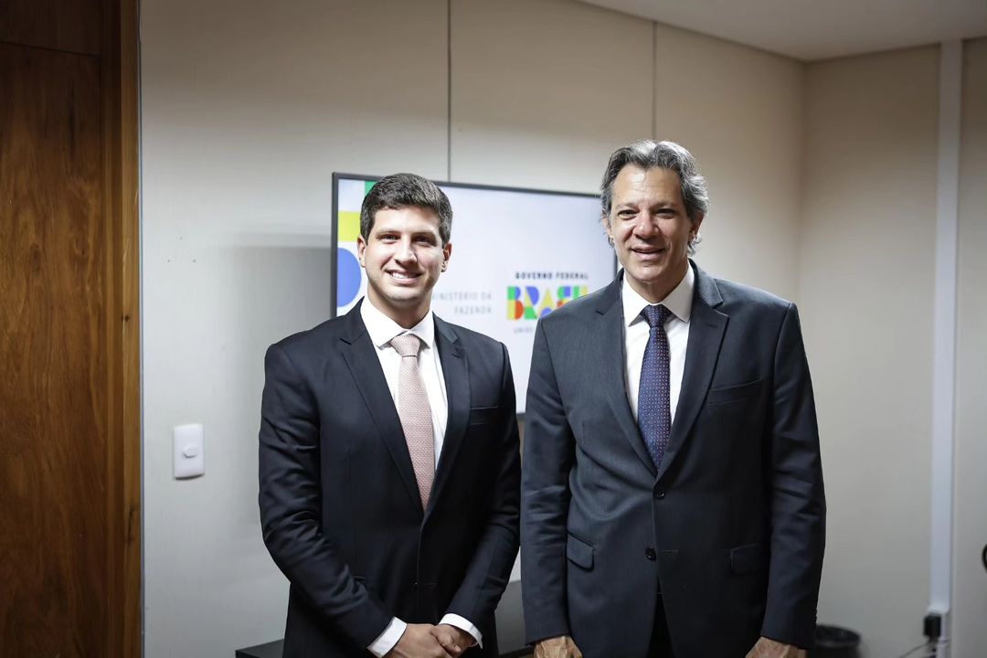 Prefeito do Recife, João Campos (PSB), se encontrou com ministro da Fazenda Fernando Haddad (PT) nesta terça-feira (15)/Rodolfo Loepert/Divulgação Prefeito do Recife, João Campos (PSB), se encontrou com ministro da Fazenda Fernando Haddad (PT) nesta terça-feira (15)/Rodolfo Loepert/Divulgação