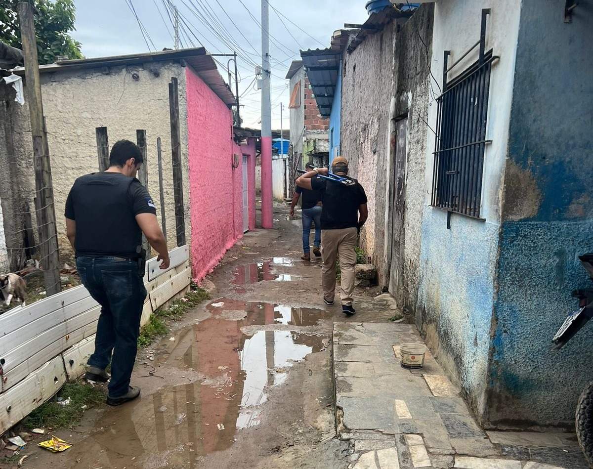 A Operação Linhas Cruzadas também teve apoio de policiais e delegados lotados na 7ª Delegacia Seccional (DESEC)/Foto: Reprodução/PCPE A Operação Linhas Cruzadas também teve apoio de policiais e delegados lotados na 7ª Delegacia Seccional (DESEC)/Foto: Reprodução/PCPE