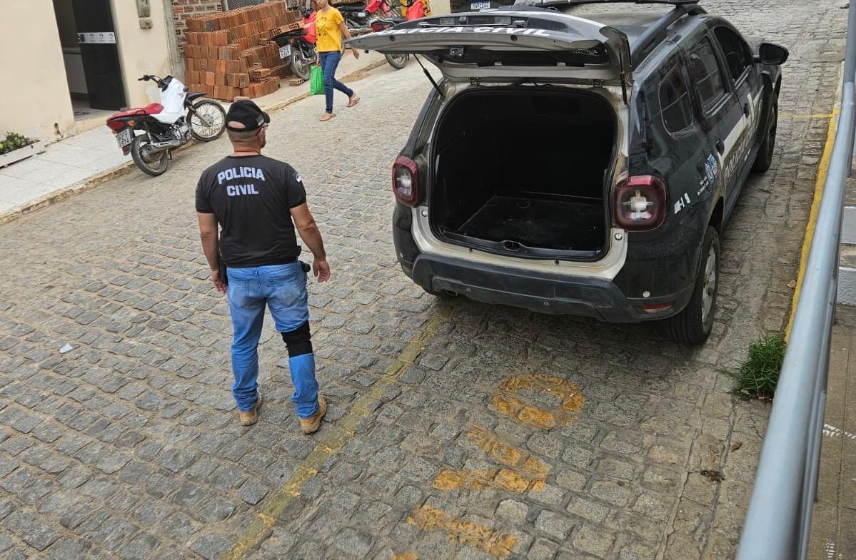 A Operação foi deflagrada pela 17ª Delegacia Seccional de Santa Cruz do Capibaribe e pela Delegacia de Brejo da Madre de Deus/Foto: Reprodução/PCPE A Operação foi deflagrada pela 17ª Delegacia Seccional de Santa Cruz do Capibaribe e pela Delegacia de Brejo da Madre de Deus/Foto: Reprodução/PCPE
