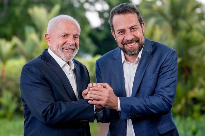 Lula e Boulos fazem live juntos neste sábado (19/10), após cancelamento de comícios por chuva em SP/Foto: Leandro Paiva/Reprodução
