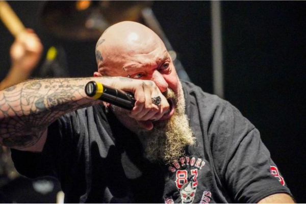 Ele integrou o Iron Maiden em 1980/Crédito: Manolis Varouchas / Divulgação Ele integrou o Iron Maiden em 1980/Crédito: Manolis Varouchas / Divulgação