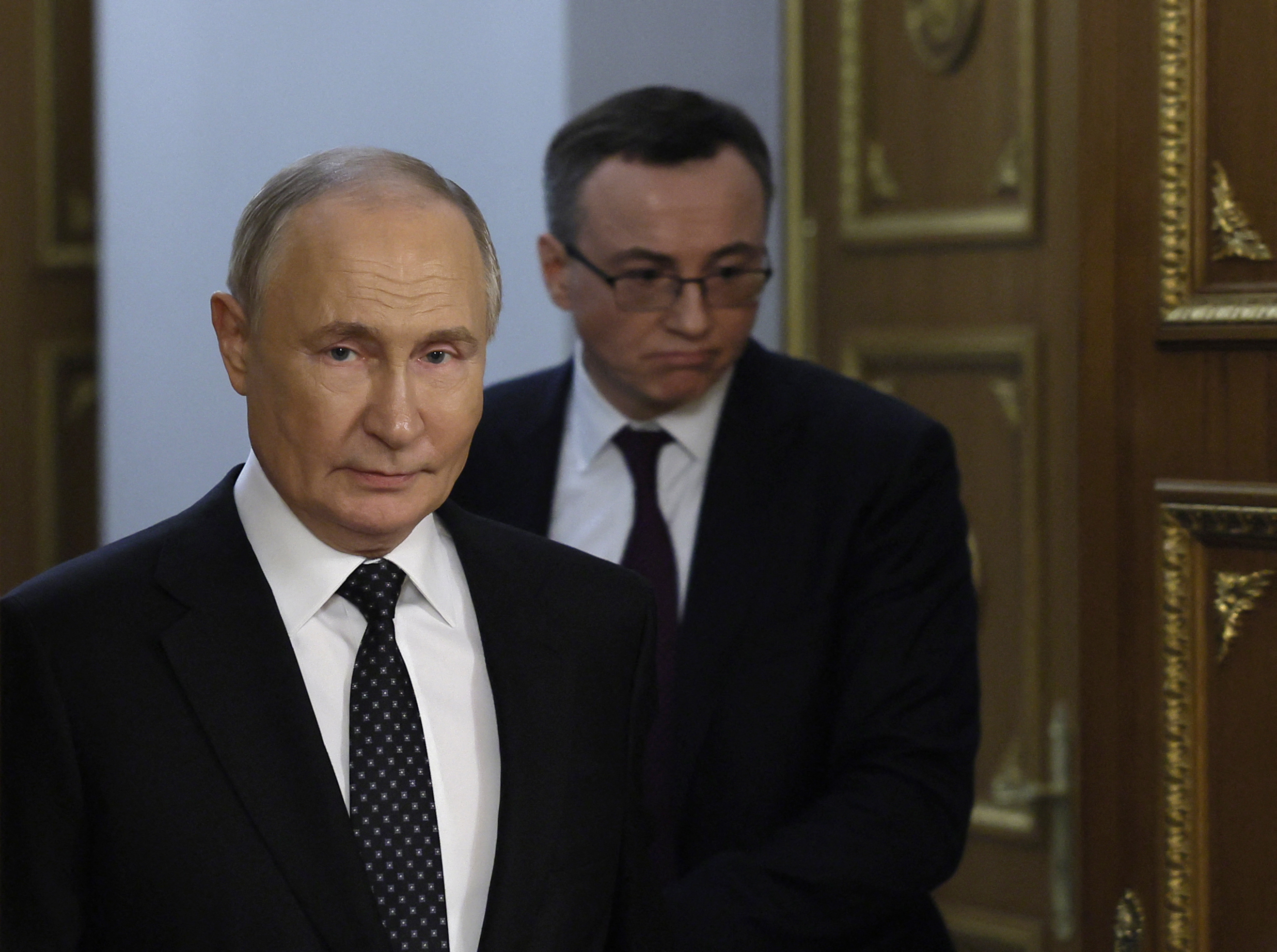 O presidente russo, Vladimir Putin, participa de cerim&ocirc;nia de boas-vindas aos participantes da c&uacute;pula do BRICS/Foto: Maxim Shemetov/POOL/AFP