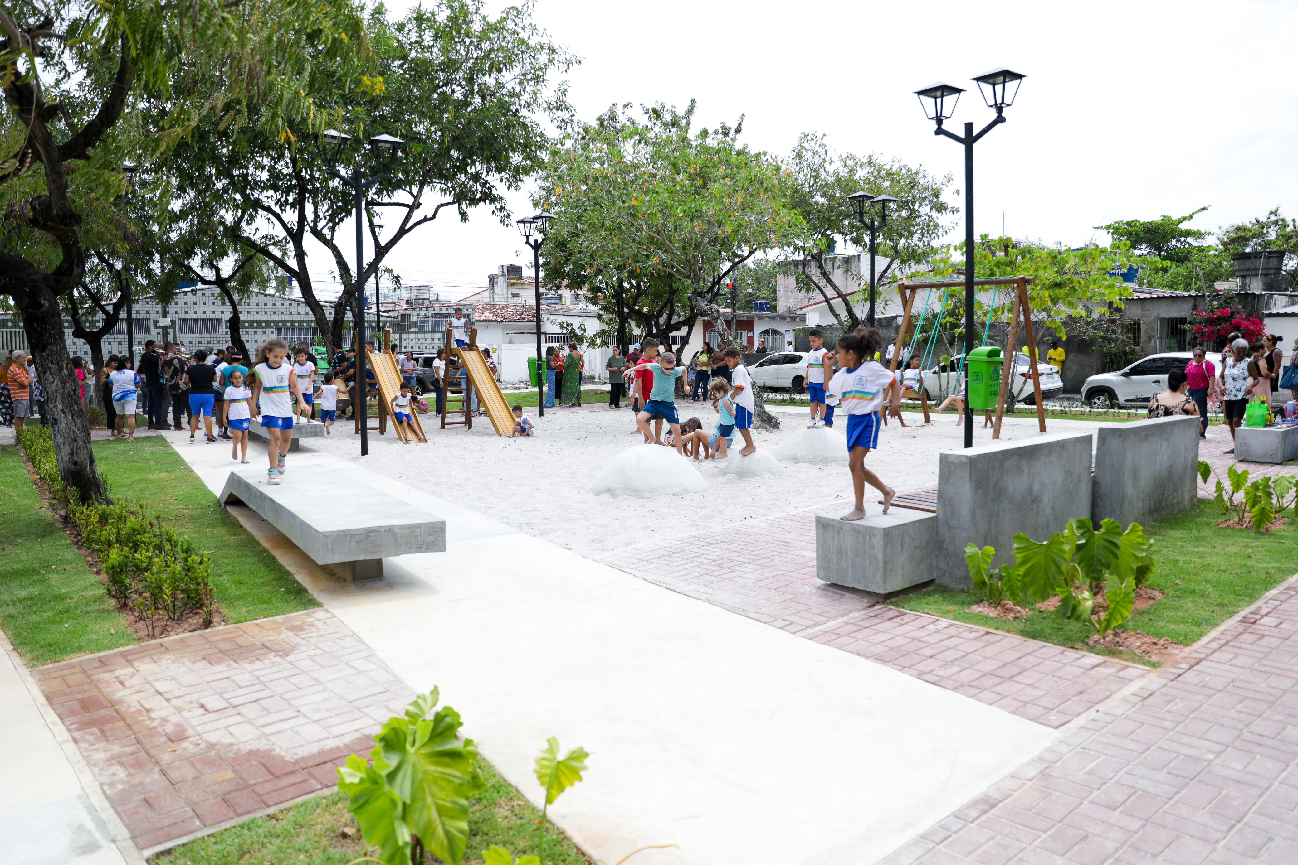 Praça foi entregue no Ipsep/Foto: Prefeitura do Recife Praça foi entregue no Ipsep/Foto: Prefeitura do Recife