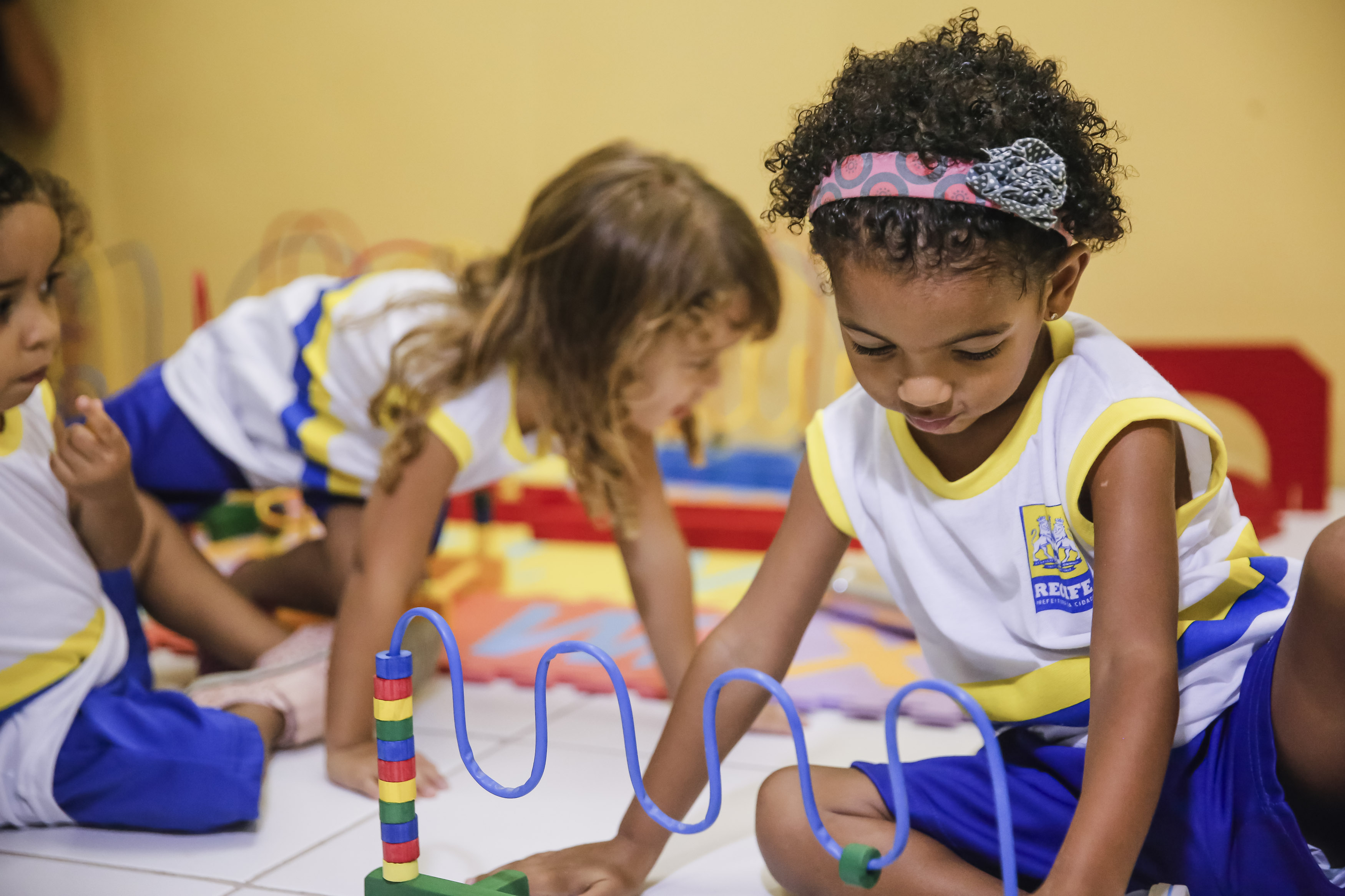 O evento foi presidido pelo promotor de Justiça Salomão Ismail Filho, que destacou as legislações federais que determinam a presença de psicólogos na rede de ensino/Foto: Andrea Rêgo Barros/PCR O evento foi presidido pelo promotor de Justiça Salomão Ismail Filho, que destacou as legislações federais que determinam a presença de psicólogos na rede de ensino/Foto: Andrea Rêgo Barros/PCR