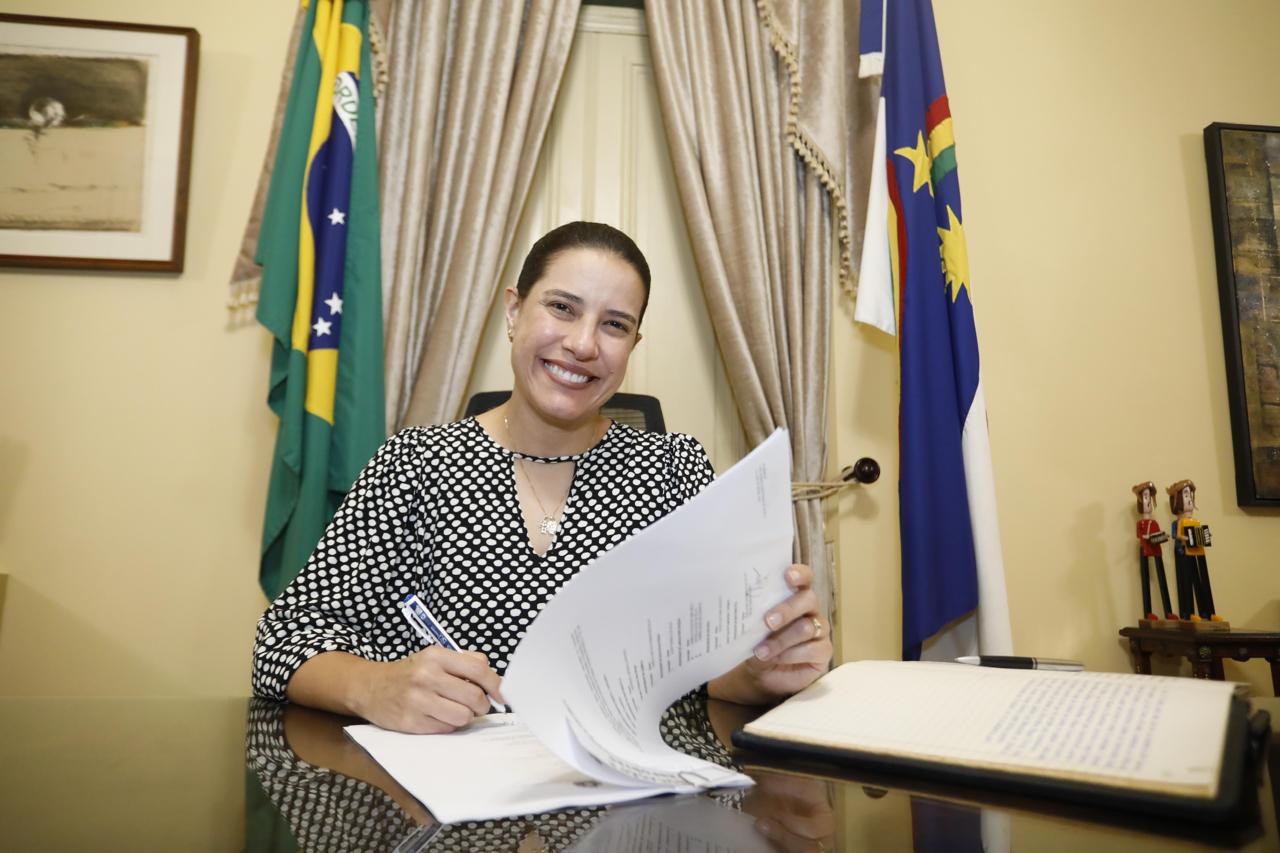 Raquel Lyra assinou nomeações/Foto: Governo de Pernambuco Raquel Lyra assinou nomeações/Foto: Governo de Pernambuco