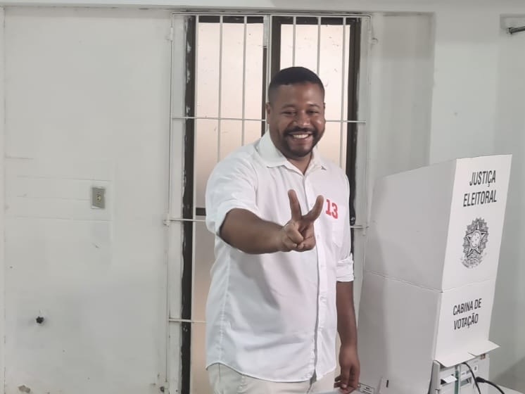 Vini Castelo votou neste domingo (27)/Foto: Divulgação Vini Castelo votou neste domingo (27)/Foto: Divulgação